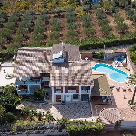 קאסטלמארה דל גולפו Villa Aversa מראה חיצוני תמונה